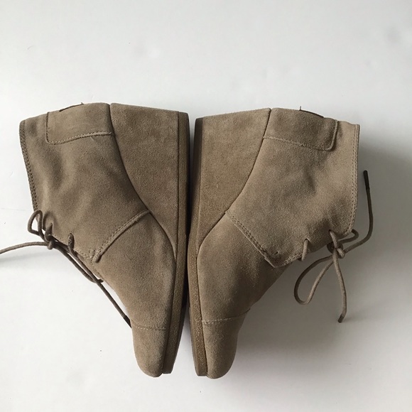 Toms Suede Desert Wedge Booties Size 8 - Picture 5 of 13